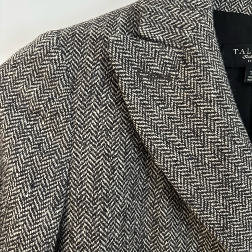 TALBOTS | Gray Tweed Wool Herringbone Double Breasted Blazer Jacket | Size 2P - Picture 3 of 6